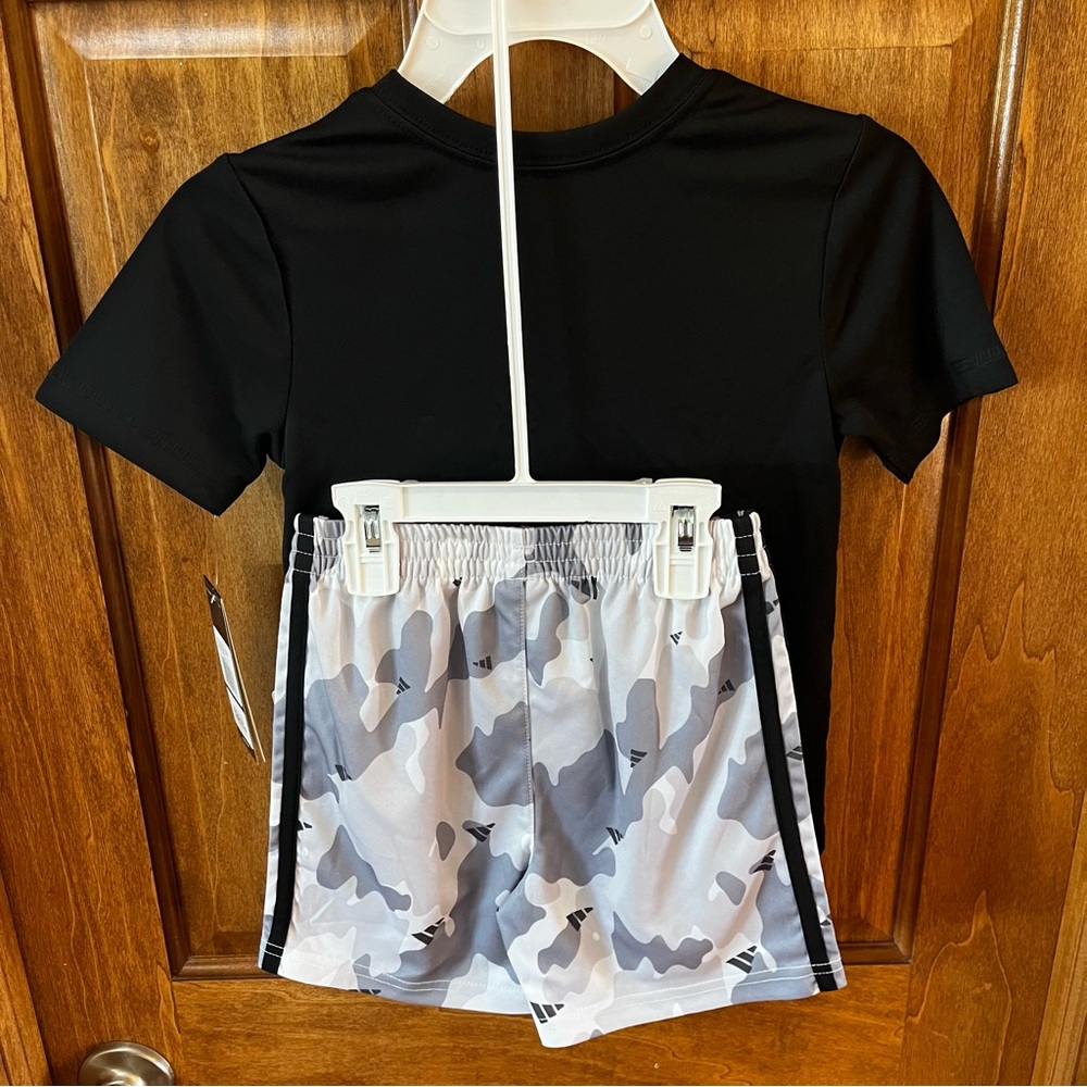 NWT Boys Adidas Shirt and Short Set Size 4 - Picture 4 of 4
